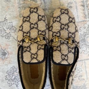 Gucci Horsebit Beige Shearling UGG loafers slippers size 9.5 US (fits 10 US)